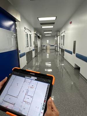 Site supervision in the pharmaceutical cleanroom